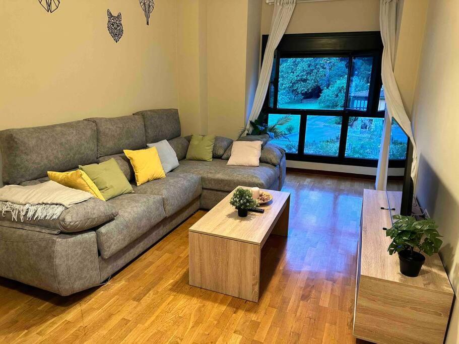 Apartamento Con Vistas A La Montana Infiesto Kültér fotó